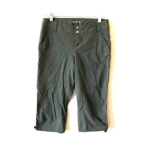 Like new Columbia knickers/climb/hiking size4